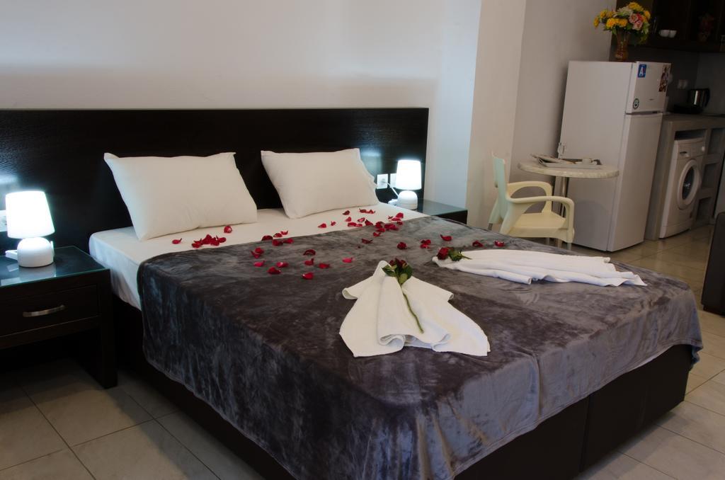 Polykratis Rooms Skiathos Town Quarto foto