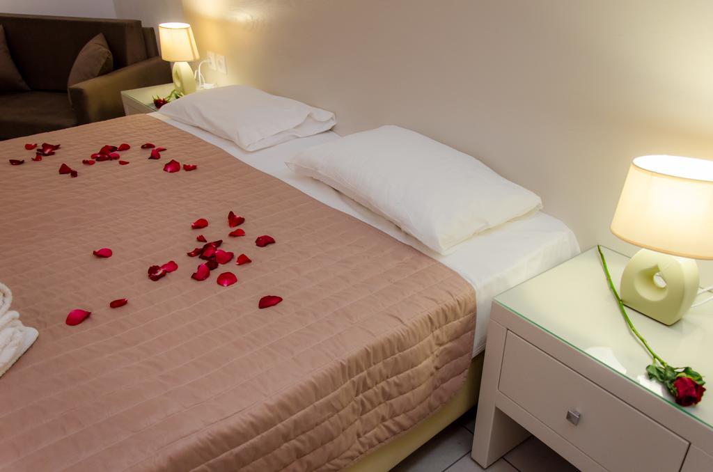 Polykratis Rooms Skiathos Town Quarto foto